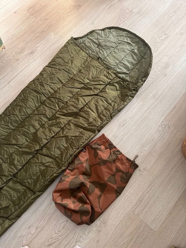 Saco de dormir del ejército militar verde