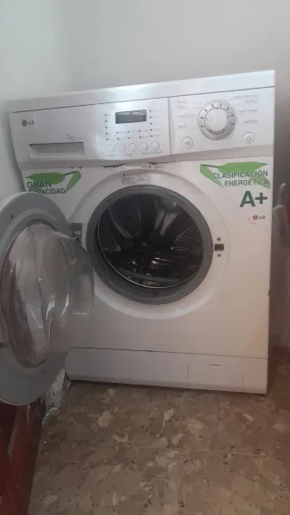 Lavadora LG 7kg y Nevera