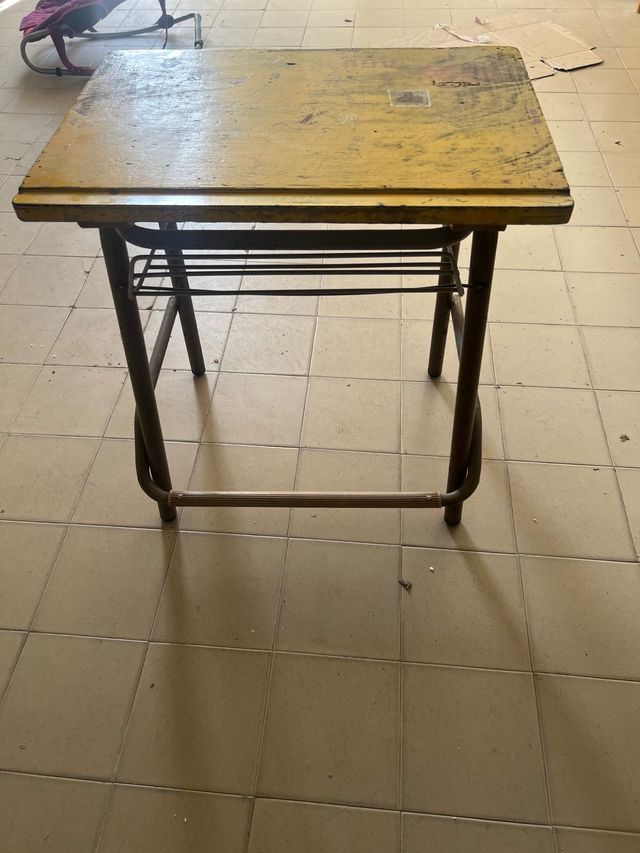 Pupitre escolar madera y metal