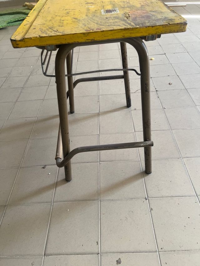 Pupitre escolar madera y metal