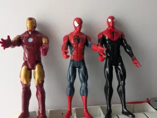 Figuras de Acción Marvel (Iron Man, Spiderman)