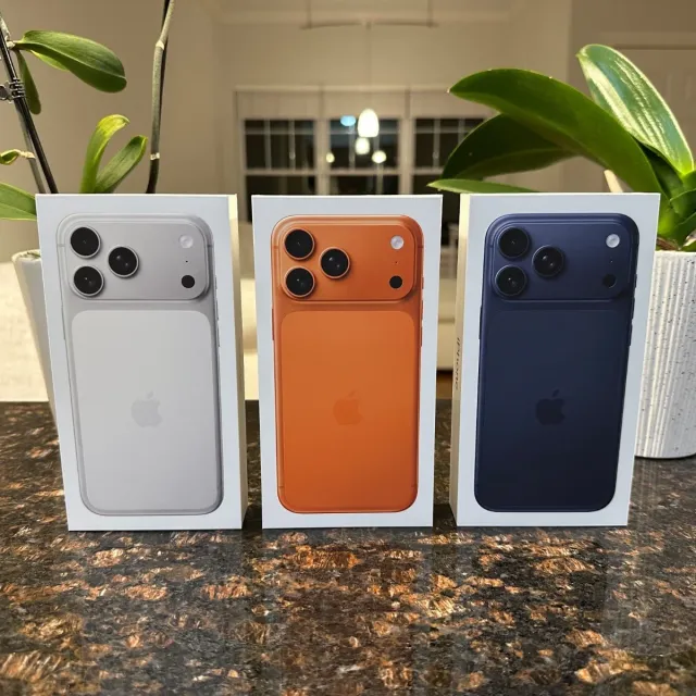 iPhone 17 Pro Max (Azul Marino, Naranja, Plata)