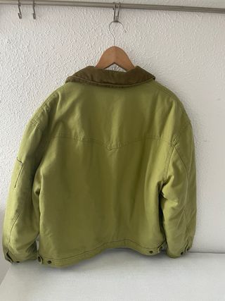 Chaqueta verde estilo worker