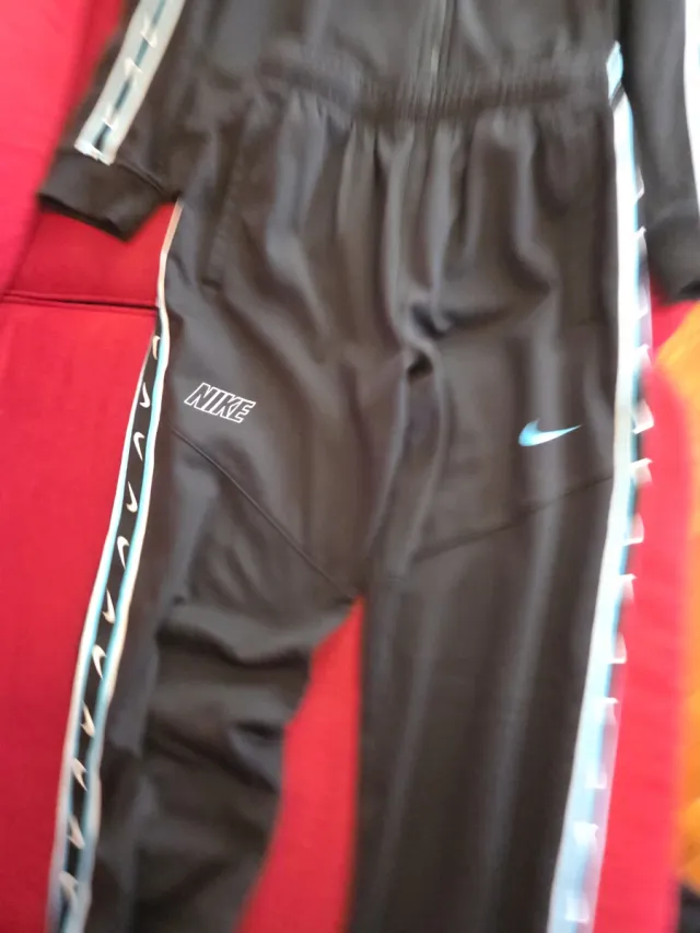 Conjunto Deportivo Nike Negro y Azul 147-158cm