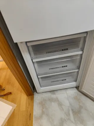 Nevera Haier No Frost ,para piezas y manitas