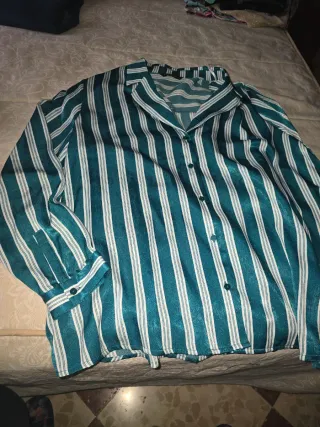 Blusas varias de rayas, flores....