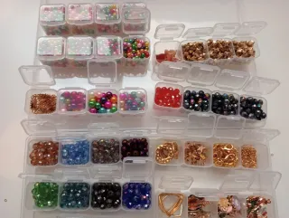 Lote Bisutería: Cuentas, Abalorios y Herramientas