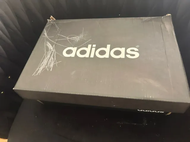 Zapatillas Adidas Altas Negras y Blancas