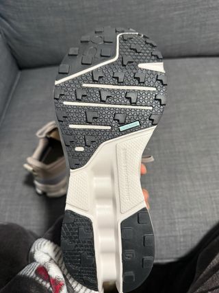 On Running Cloud 44 Beige/Blanco