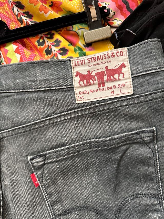 Vaqueros Levi's grises W36 L34