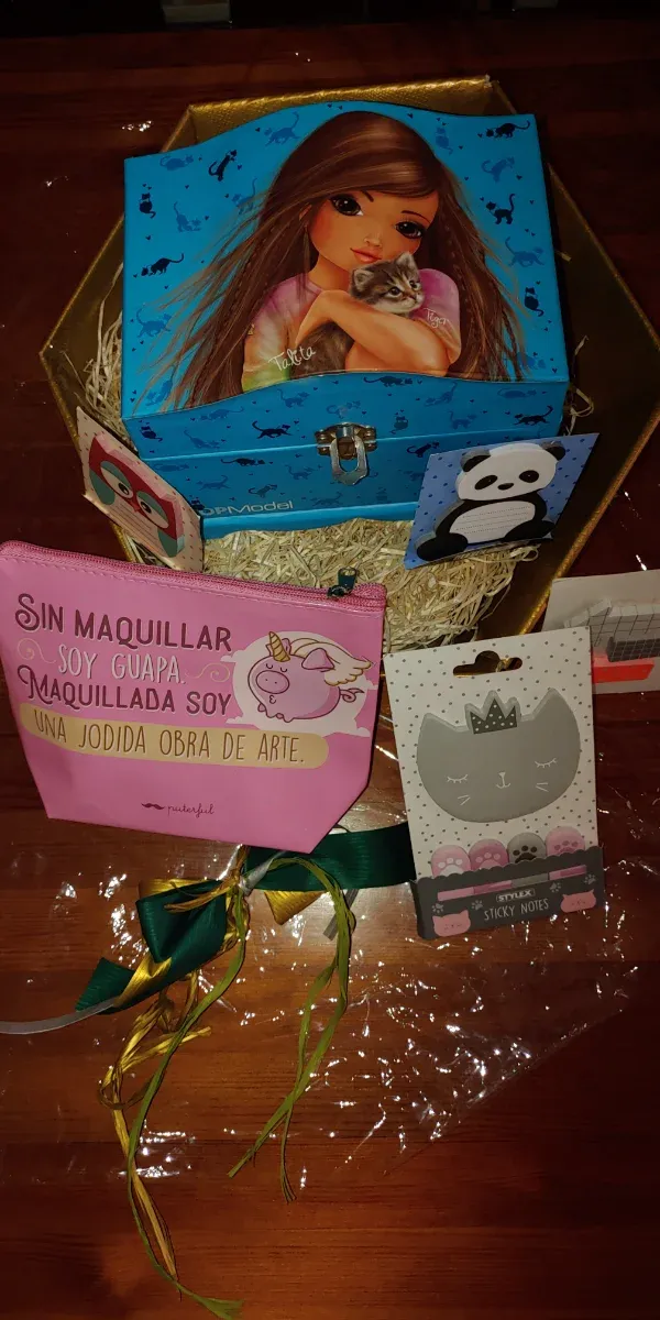 Lote Cesta Navidad Top Model y más