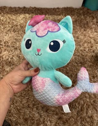 Peluche Siregata casa de muñecas gabby