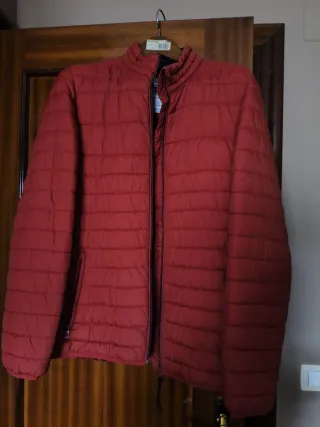 Plumas ligero hombre rojo L