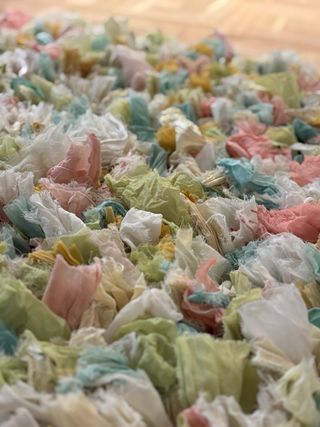 Alfombra rectangular de retazos multicolor de tela