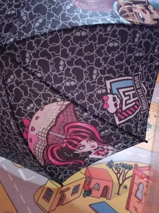 Paraguas infantil Minnie y Monster High