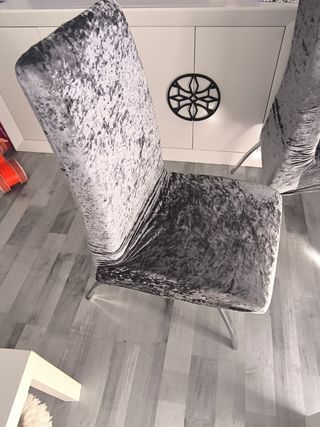 Mesa y 4 Sillas Comedor