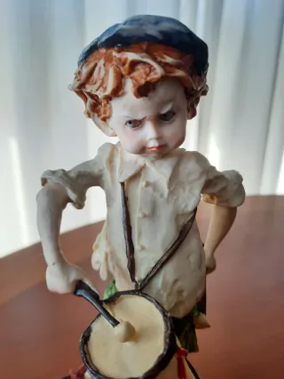 Figura niño con tambor Giuseppe Armani