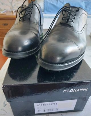 Zapatos Magnanni de vestir negros