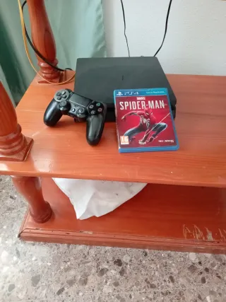 PS4 (PlayStation 4) con Mando y Juego