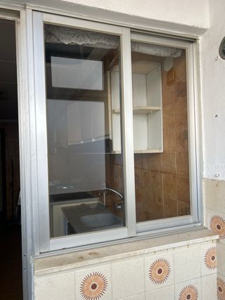 Ventanal y puerta de aluminio