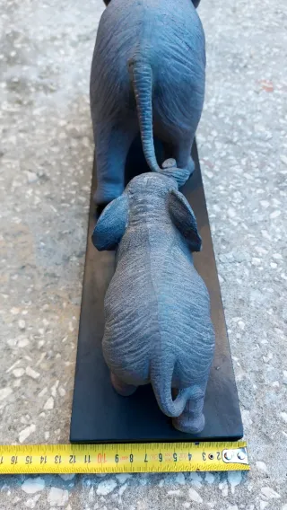 Mamma Elefante con Cucciolo Statuetta
