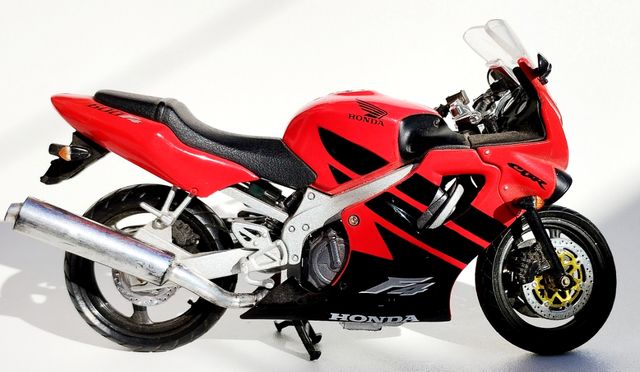 Honda CBR 600 F4 miniatura 1.12