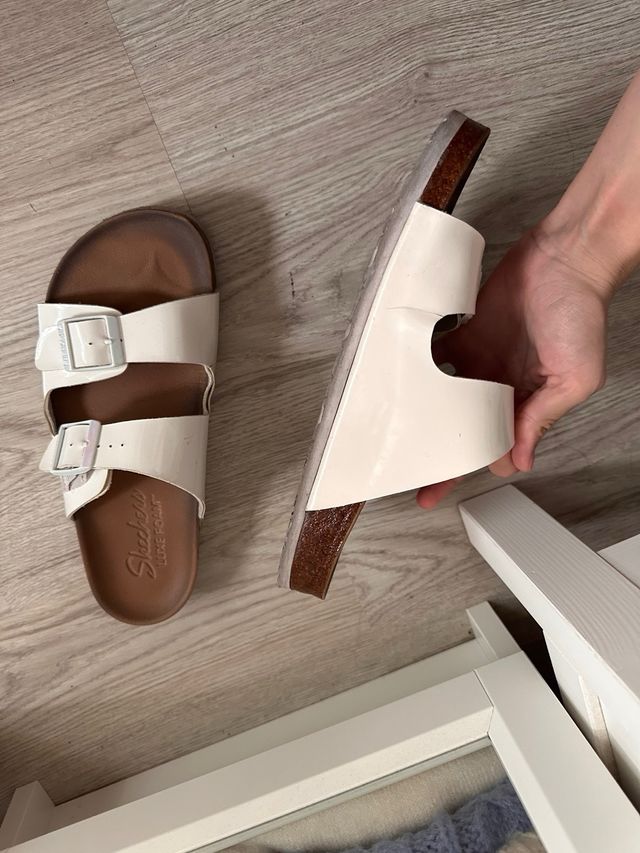 Sandalias Skechers Luxe Foam Blancas