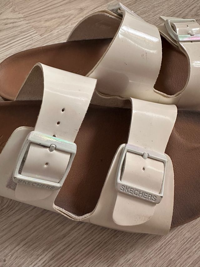 Sandalias Skechers Luxe Foam Blancas