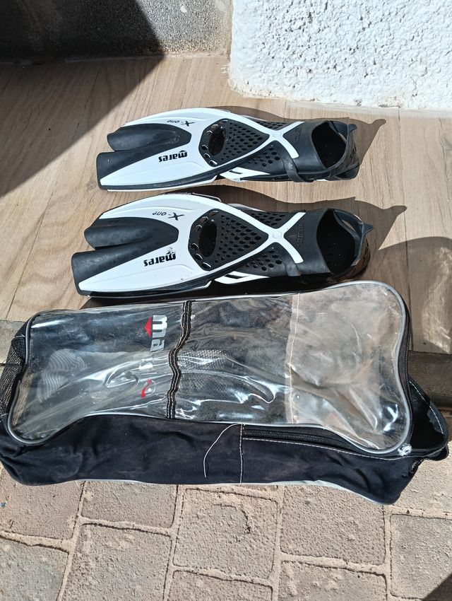 Aletas Mares Talla M/L con Bolsa