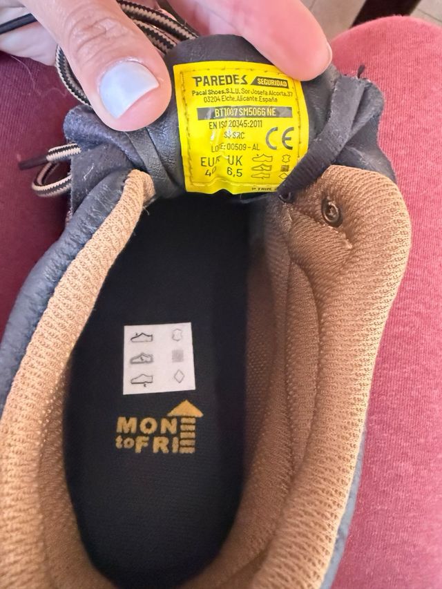 Botas de seguridad negras,  usadas una ves