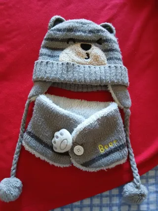 Set cappello e sciarpa orsetto grigio