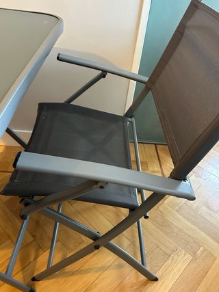 Mesa y 2 sillas plegables exterior