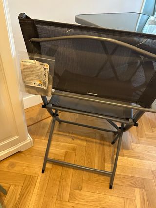 Mesa y 2 sillas plegables exterior