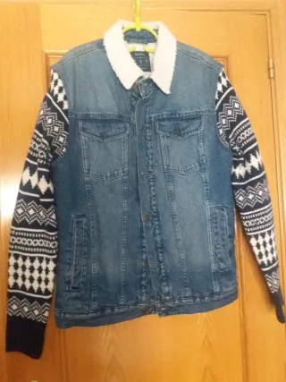 Chaqueta vaquera Bershka con borreguillo