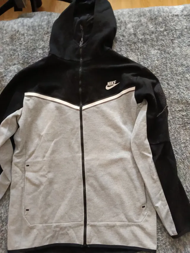 Sudadera Nike Tech Fleece Negra y Gris