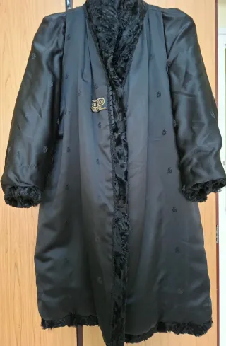 Abrigo de piel de astracán  auténtico color negro