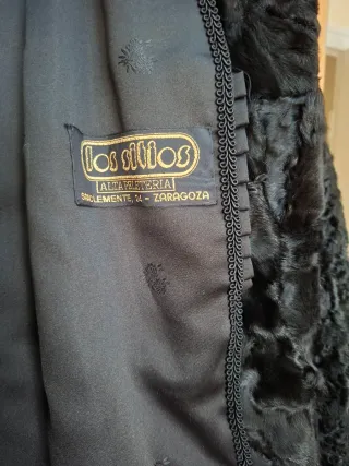 Abrigo de piel de astracán  auténtico color negro