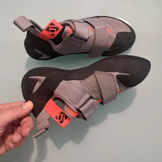 Pies de gato Five Ten niño