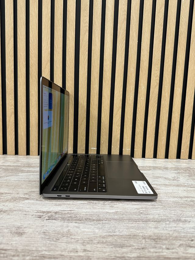 MacBook Pro 13" 2020 TB M1 8gb 256gb SSD