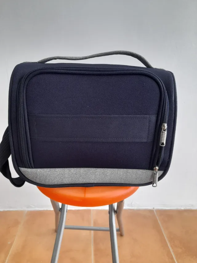 Neceser de viaje azul y gris