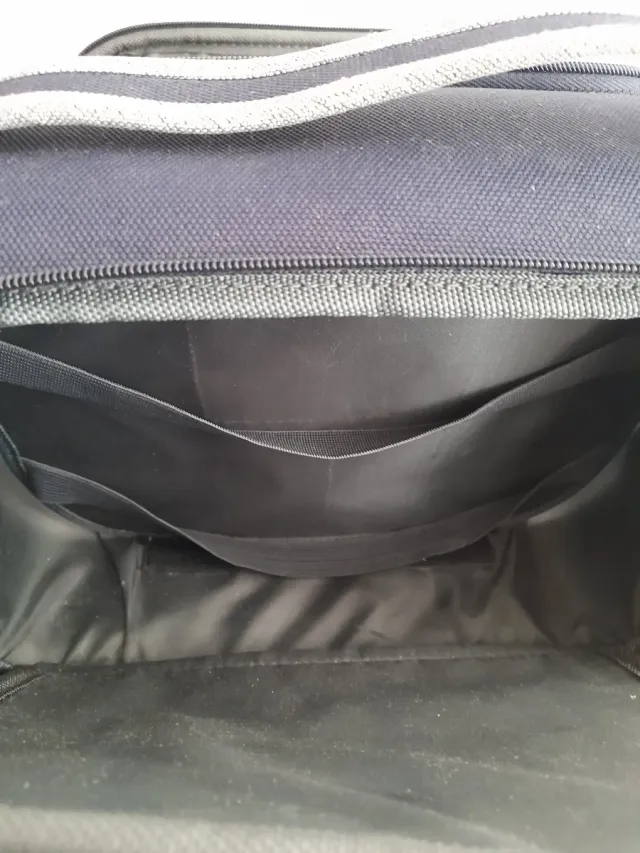 Neceser de viaje azul y gris