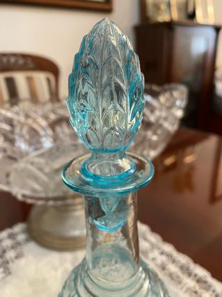 Botellita de cristal azul antigua