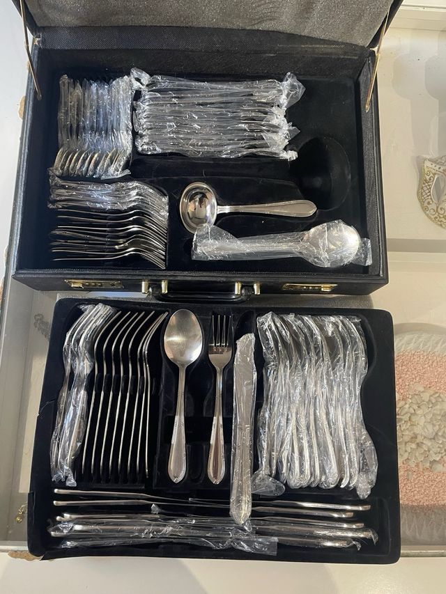 Cubertería Acero Inox. 75 Piezas