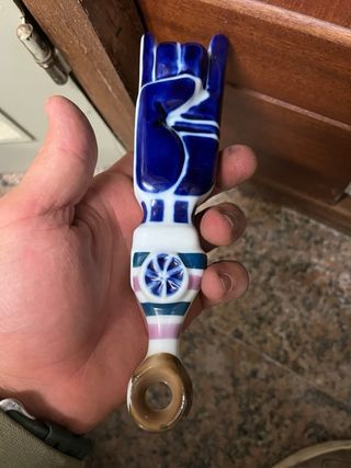 Figura Sargadelos Mano Rock & Roll