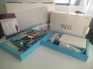 Nintendo Wii + Wii Fit + Cargador Mandos +   Mario
