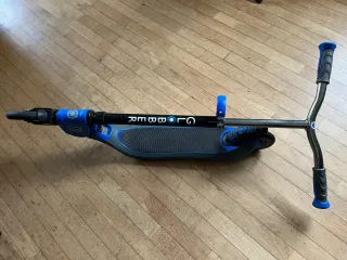 Patinete Globber azul