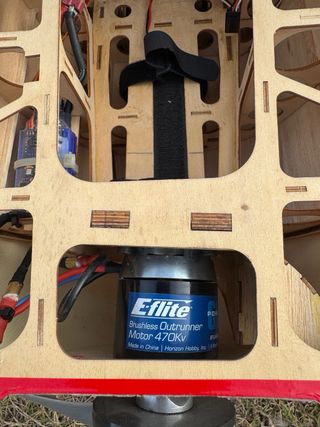 Avión RC Biplano The Beast