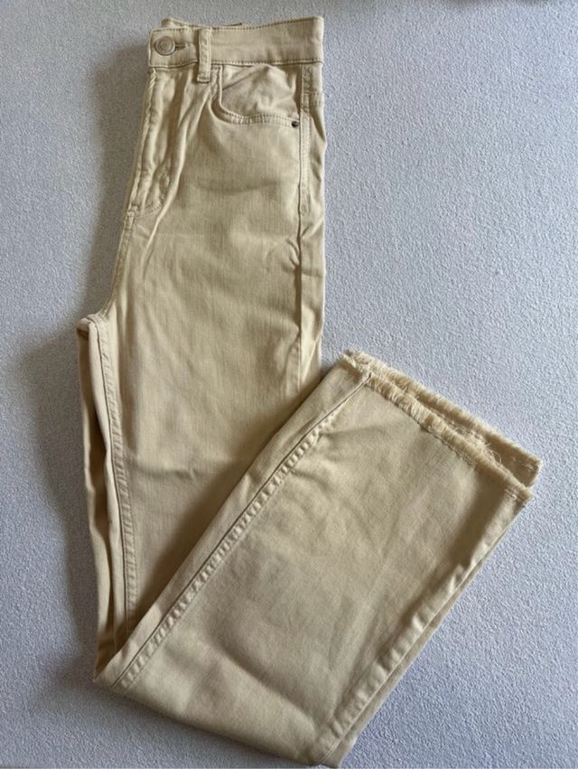 Pantalón campana beige