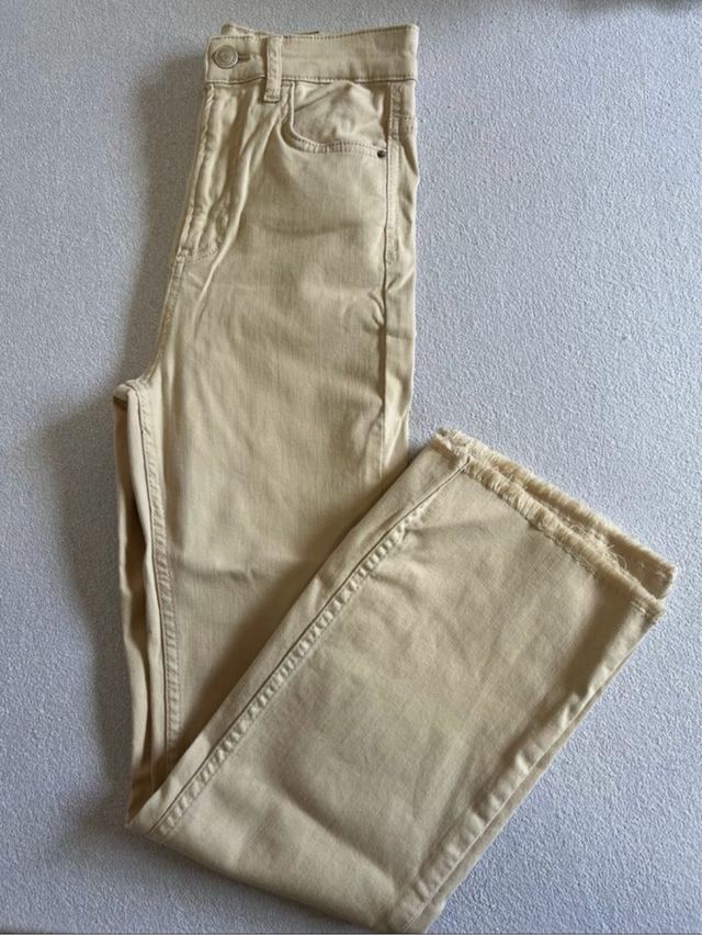 Pantalón campana beige