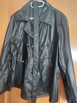 Chaqueta cuero mujer negra